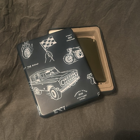 Fossil Olive Green Leather Zip Card Case Wallet - Picture 7 of 7